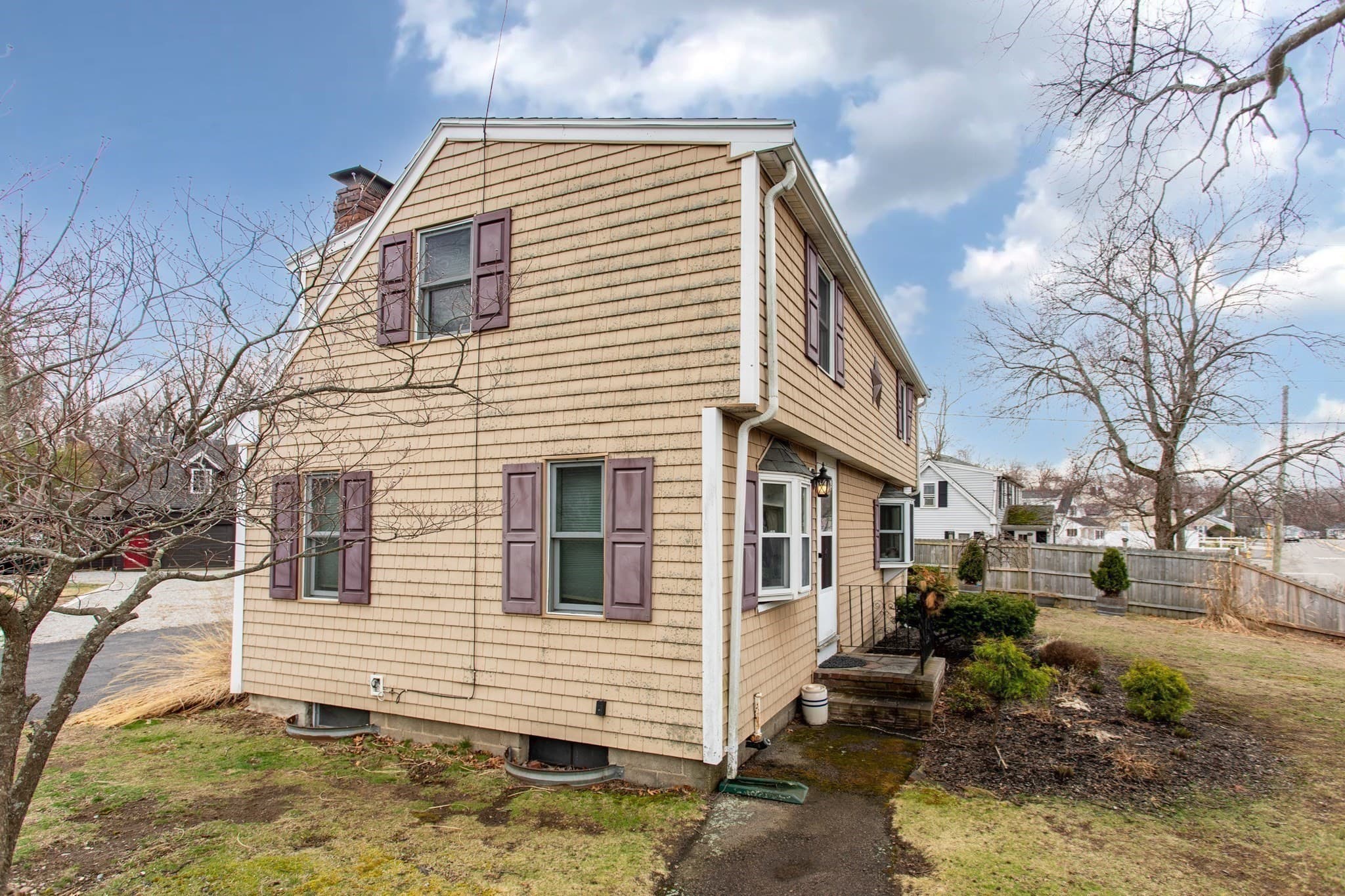 Single Family Residence at 774 Middle St, Weymouth MA 02188, photo 5 of 39