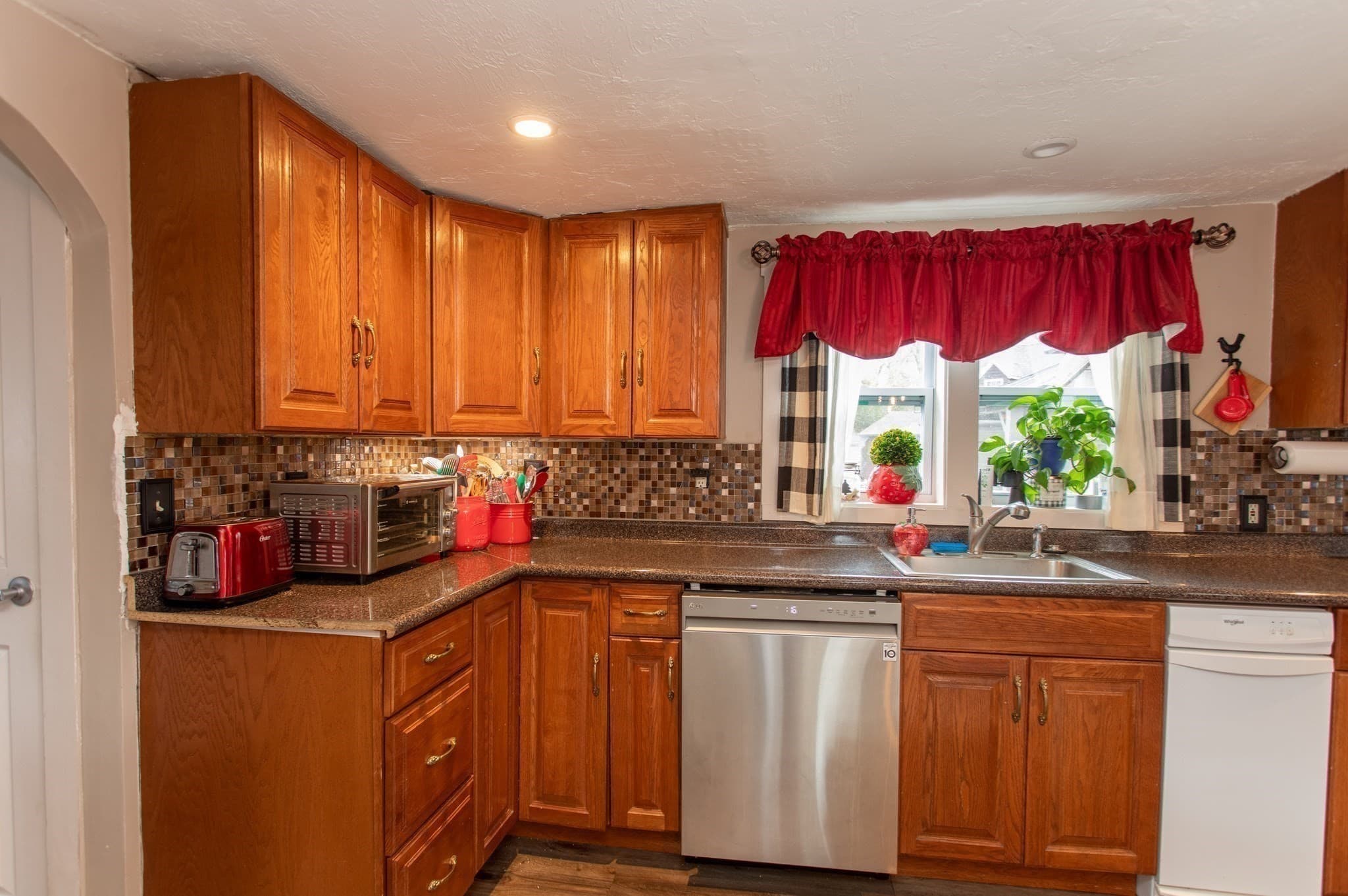 Single Family Residence at 774 Middle St, Weymouth MA 02188, photo 18 of 39