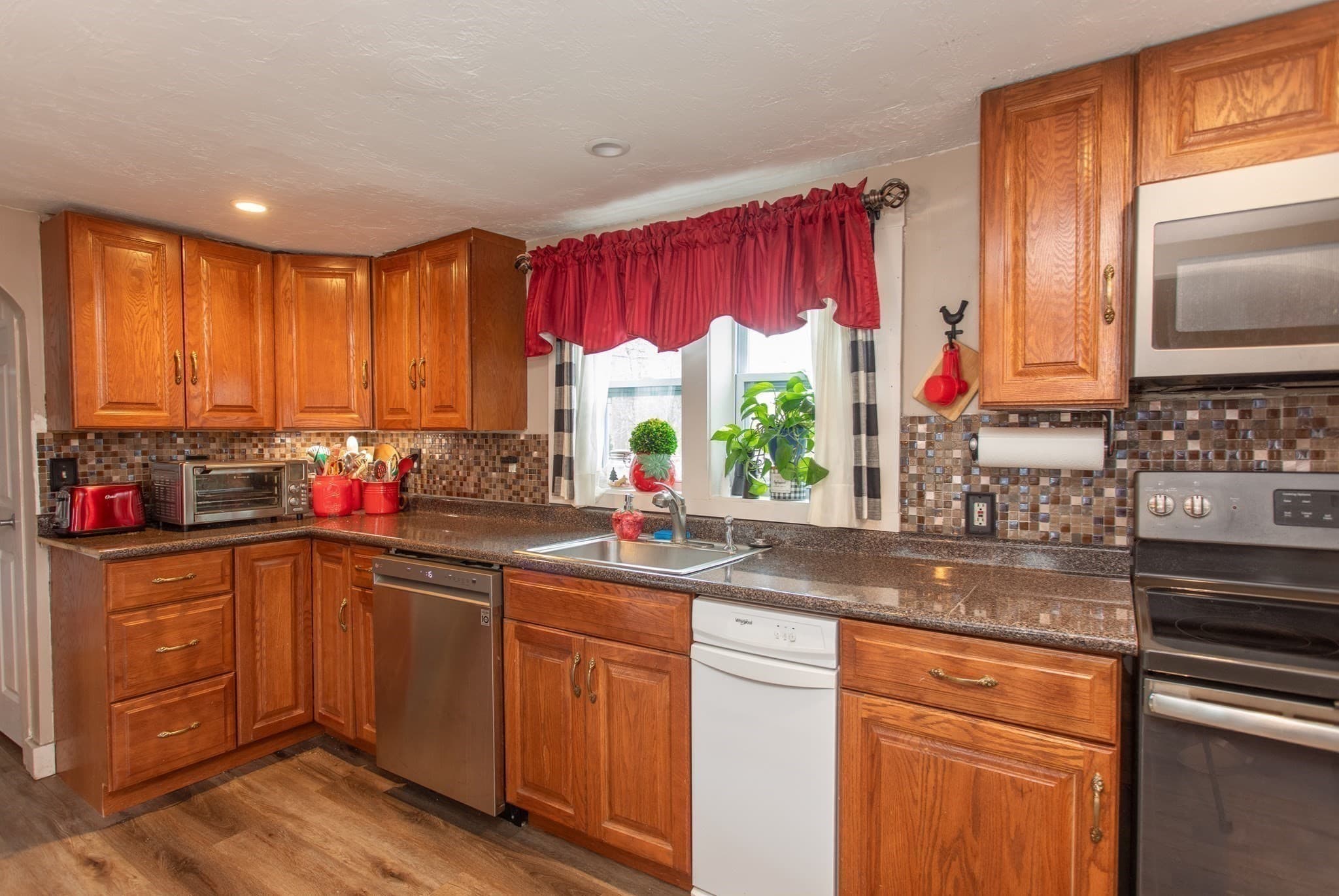 Single Family Residence at 774 Middle St, Weymouth MA 02188, photo 19 of 39