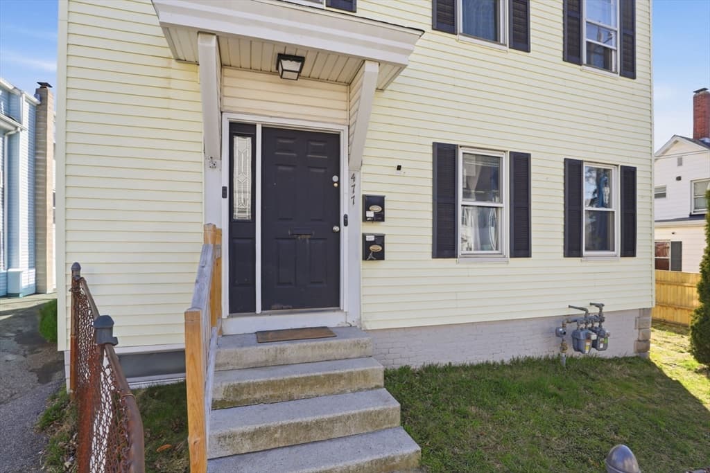 Multi Family at 477 Palmer St, Fall River MA 02721, photo 2 of 31