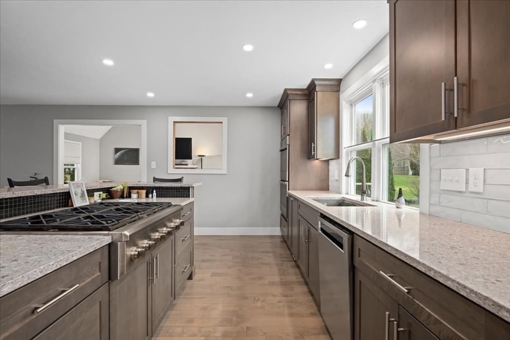 Single Family Residence at 14 Goddard Dr, Auburn MA 01501, Auburn, photo 6 of 41