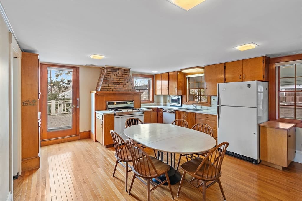 490 Pleasant St, Belmont MA 02478 photo 11
