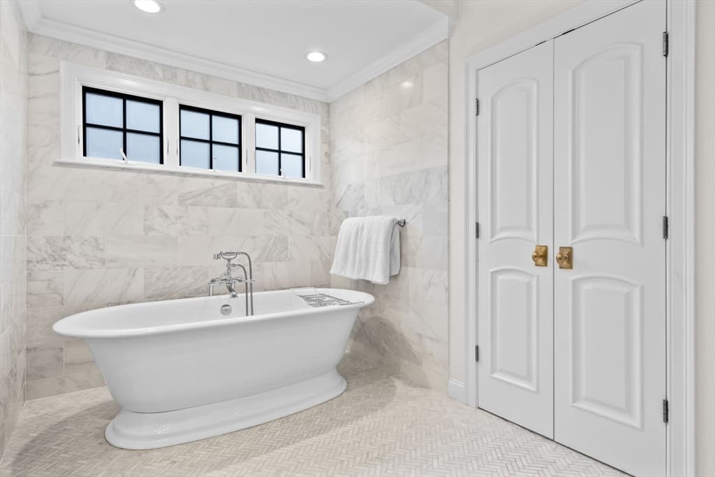 Condominium at 59 Clubhouse Dr # 59, Hingham MA 02043, photo 16 of 38