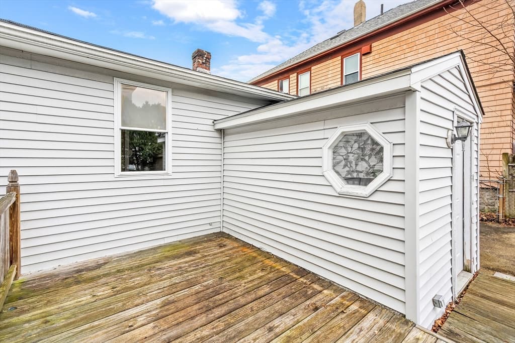 298 Collette St, New Bedford MA 02746 photo 23