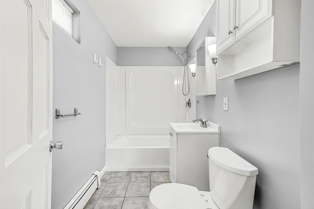 298 Collette St, New Bedford MA 02746 photo 7