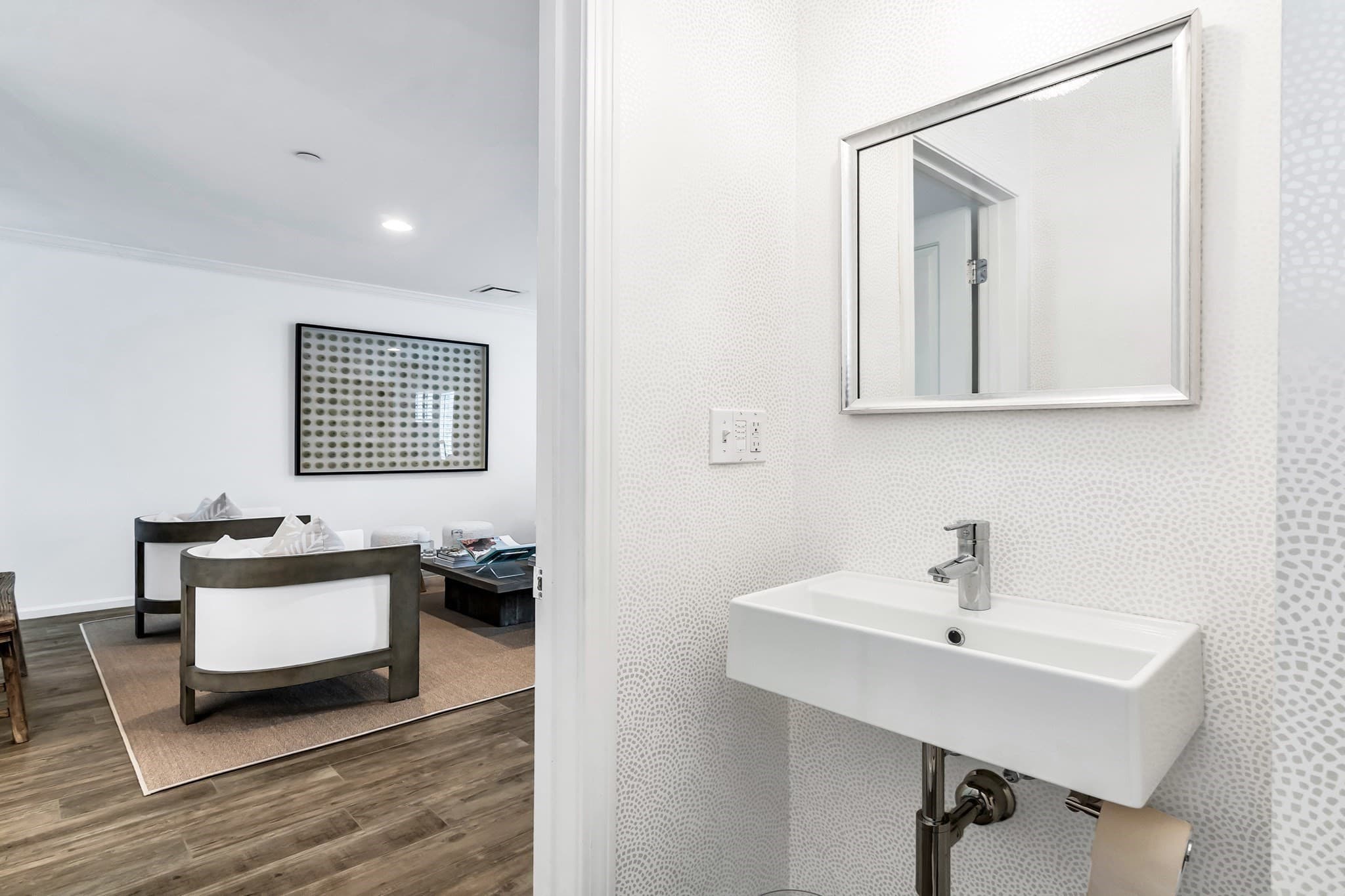 Condominium at 6 Summer St # D, Manchester MA 01944, Manchester, photo 11 of 31