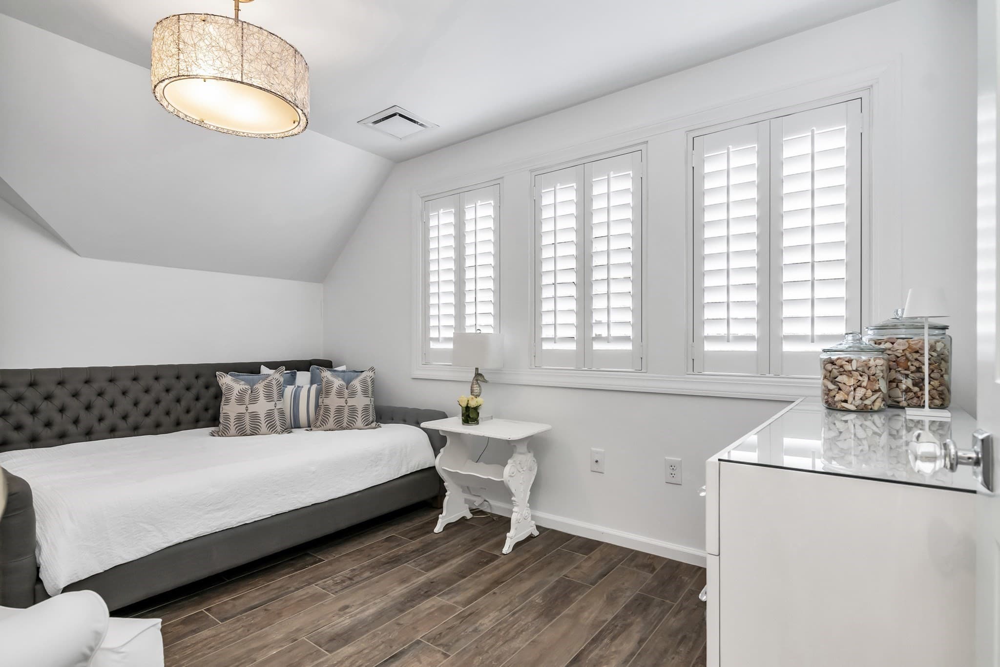 Condominium at 6 Summer St # D, Manchester MA 01944, Manchester, photo 19 of 31
