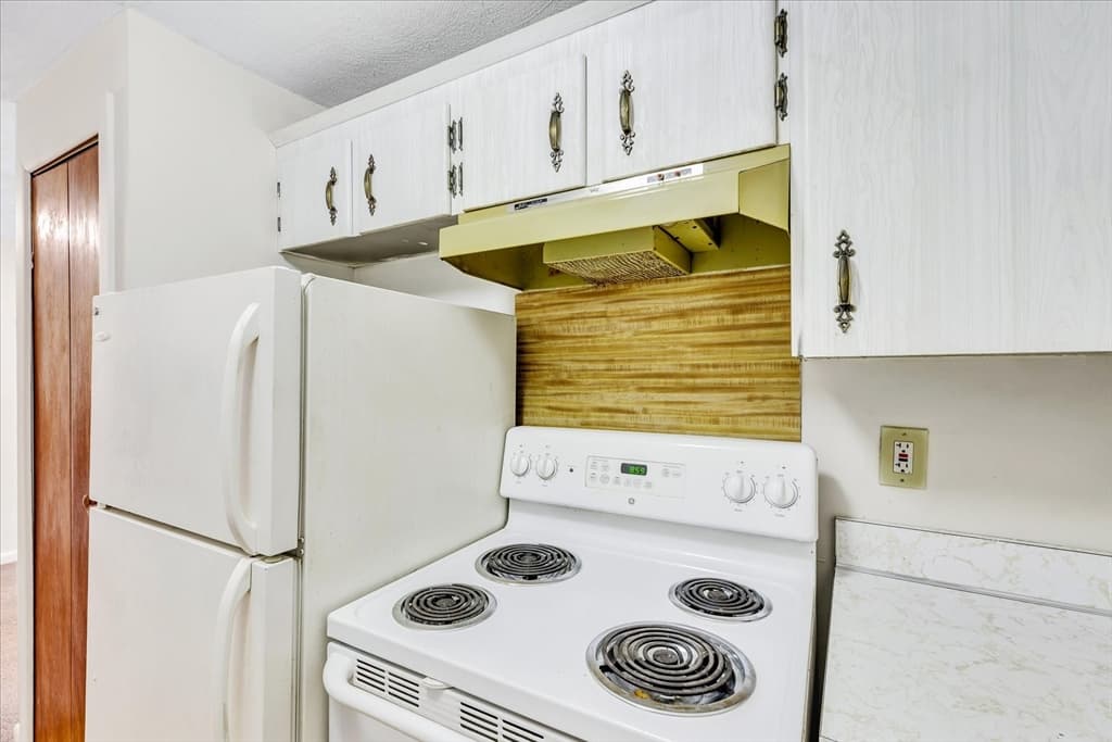 Condominium at 119 Grove St # 216, Rockland MA 02370, Rockland, photo 3 of 11