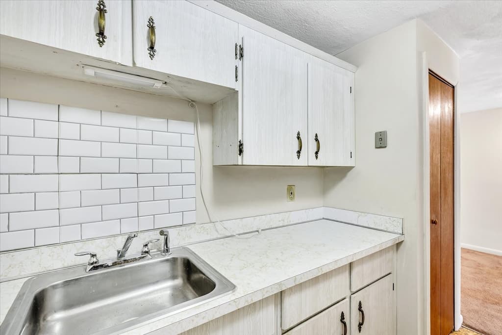 Condominium at 119 Grove St # 216, Rockland MA 02370, Rockland, photo 4 of 11