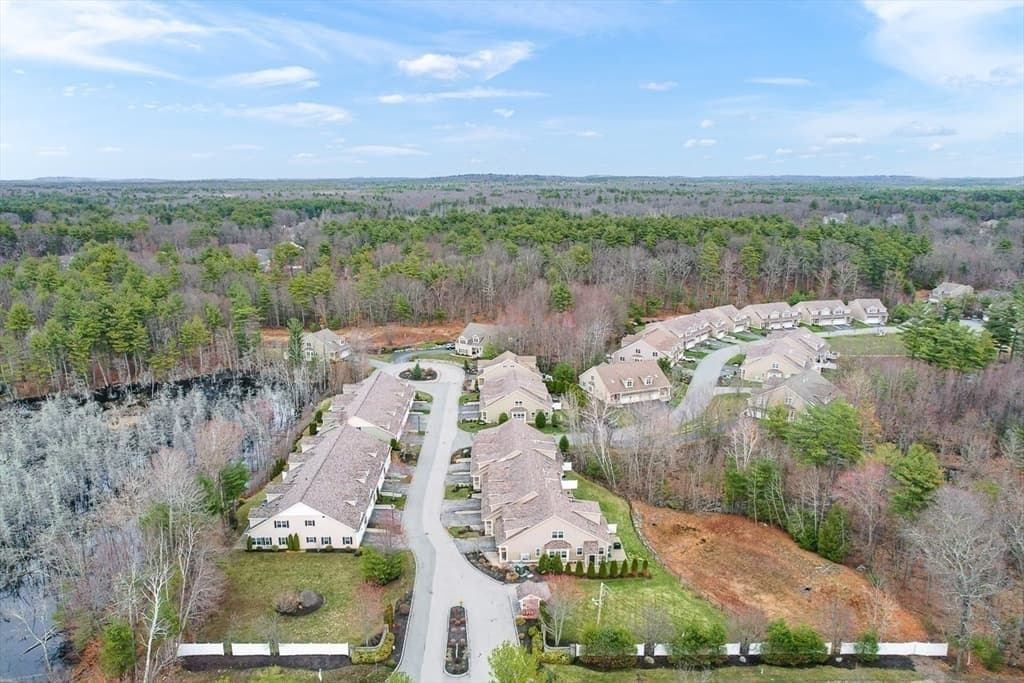 Condominium at 10 White Cedar Drive # 10, Middleton MA 01949, Middleton, photo 5 of 42