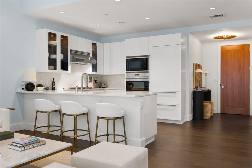 Condominium at 22 Liberty Dr # 3J, Boston MA 02210, photo 2 of 15