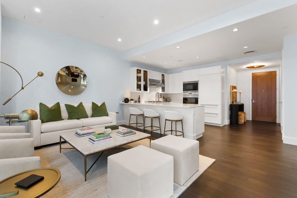 22 Liberty Dr # 3J, Boston MA 02210