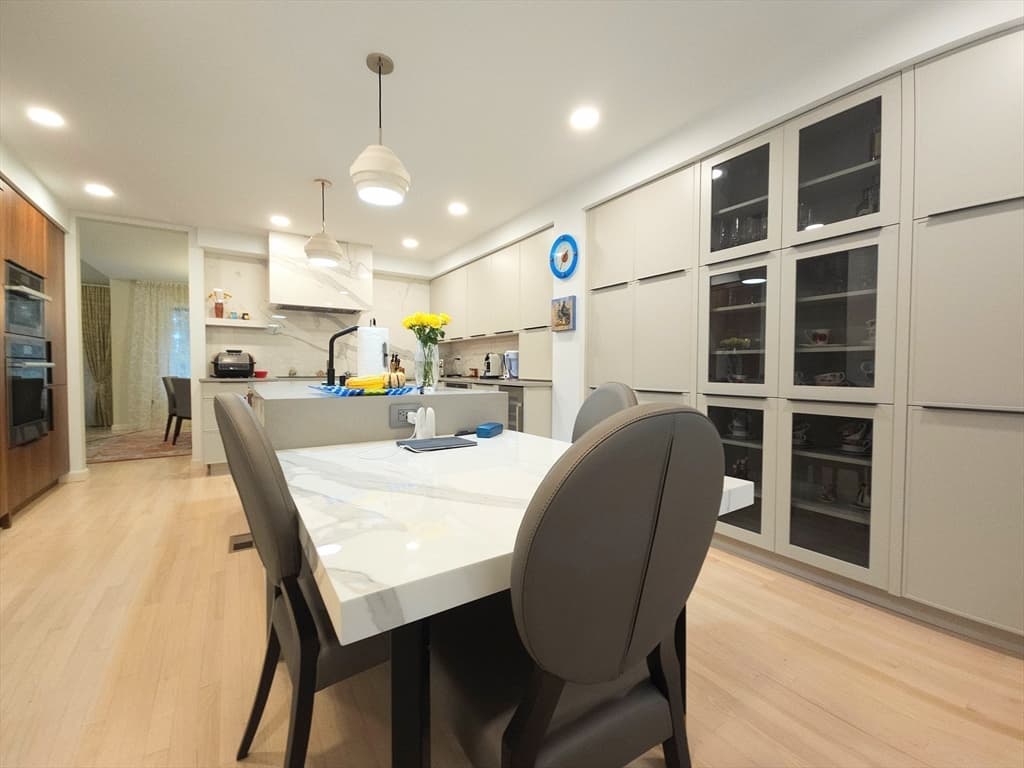 Condominium at 213 Nahanton St # 213, Newton MA 02459, photo 4 of 25