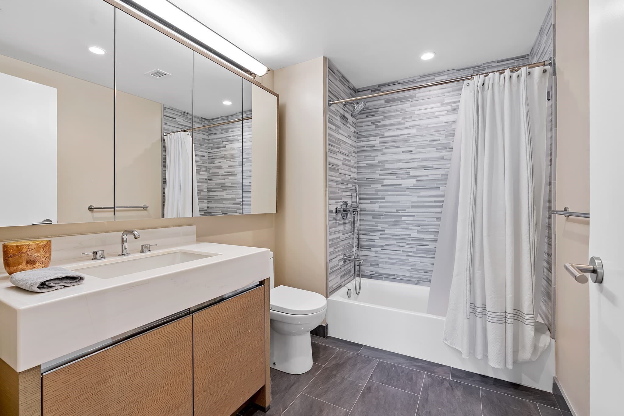 Condominium at 100 Lovejoy Wharf # F, Boston MA 02114, photo 9 of 28