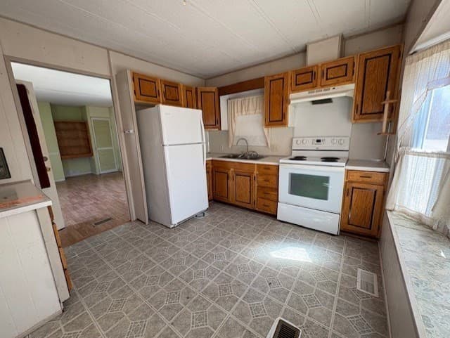 Mobile Home at 300 East Washington Street # 11R, North Attleboro MA 02760, photo 3 of 17