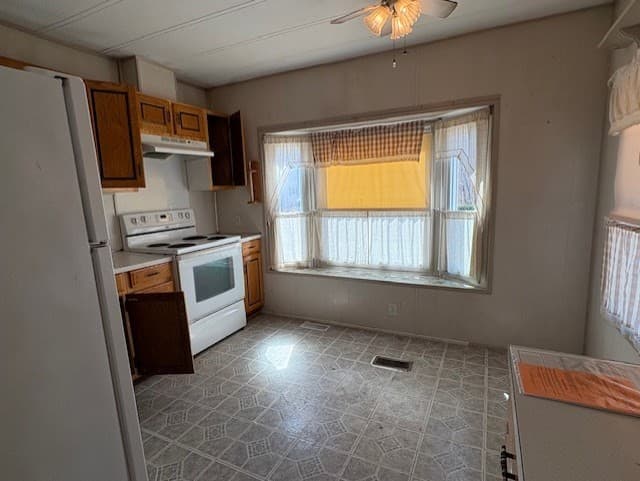 Mobile Home at 300 East Washington Street # 11R, North Attleboro MA 02760, photo 5 of 17