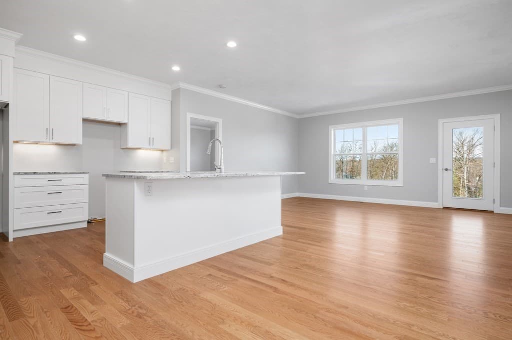Condominium at 162 Rolling Ridge Drive # 103, Northbridge MA 01588, photo 7 of 25