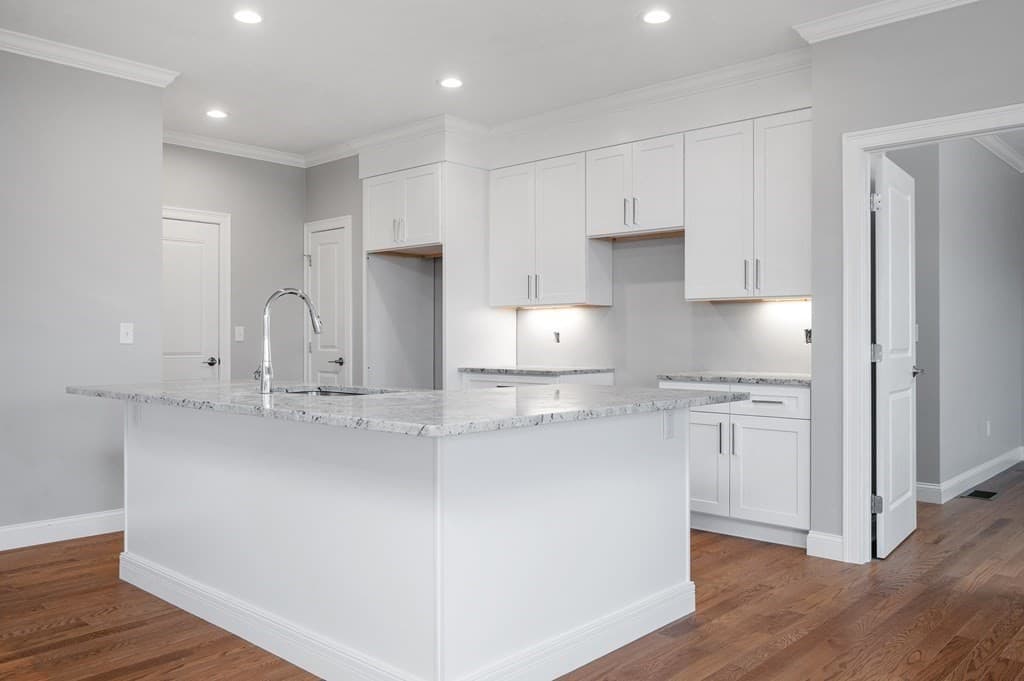 Condominium at 162 Rolling Ridge Drive # 103, Northbridge MA 01588, photo 9 of 25