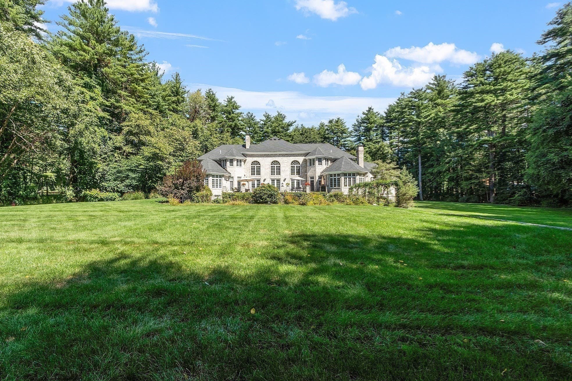 Single Family Residence at 215 Monument Farm Rd, Concord MA 01742, Concord, photo 3 of 34