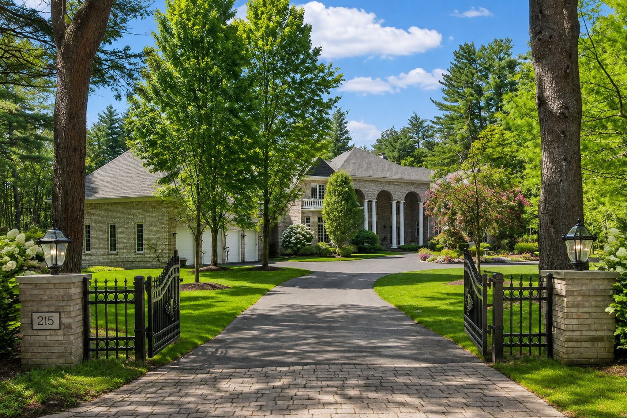 215 Monument Farm Rd, Concord MA 01742