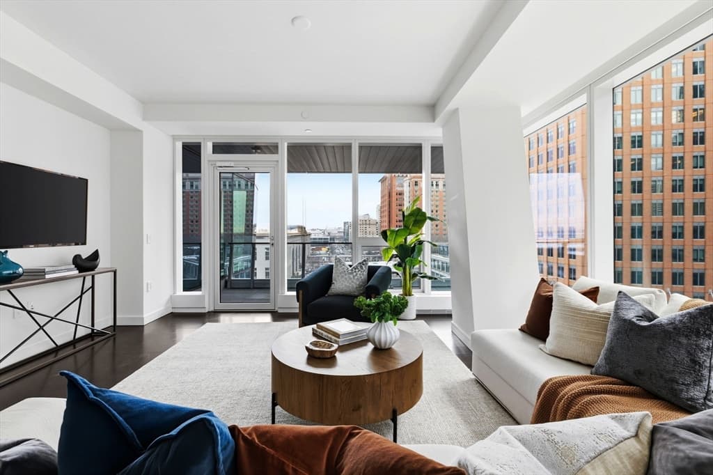 150 Seaport Blvd # 8G, Boston MA 02210