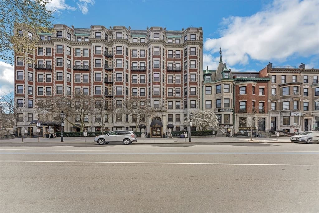 Condominium at 466 Commonwealth Ave # 301, Boston MA 02215, photo 14 of 14