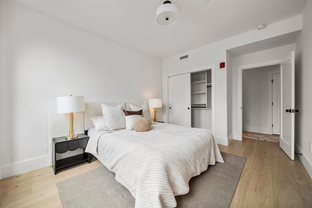Condominium at 136 W Eighth St # 3, Boston MA 02127, Boston, photo 17 of 30