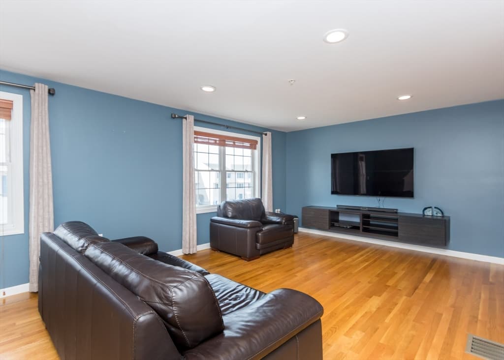 985 Trapelo Road # 23, Waltham MA 02452 photo 11