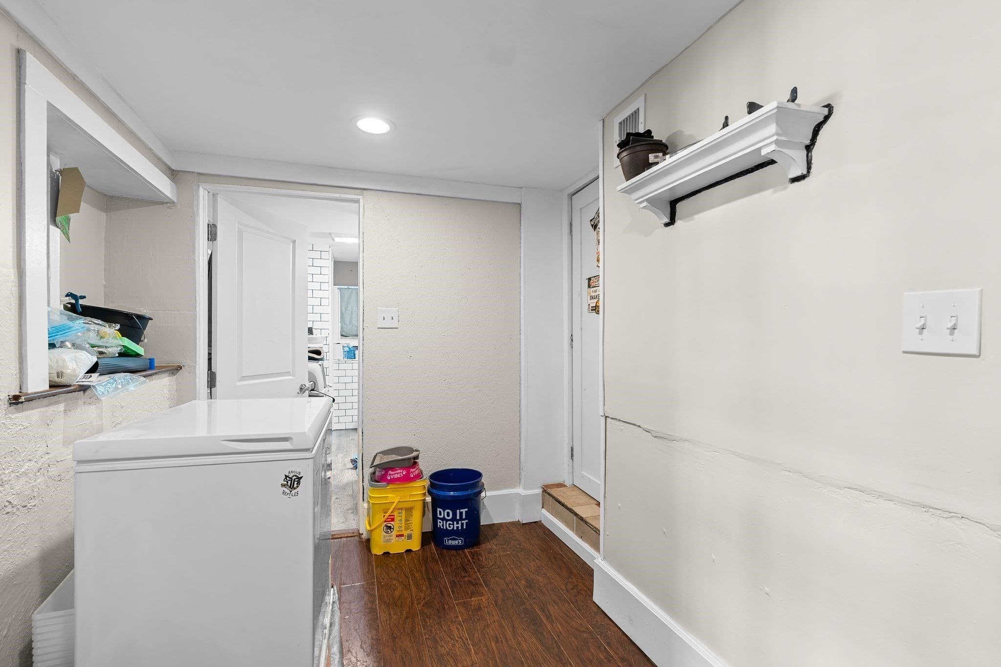 Single Family Residence at 81 Wessagussett Rd, Weymouth MA 02191, photo 12 of 29