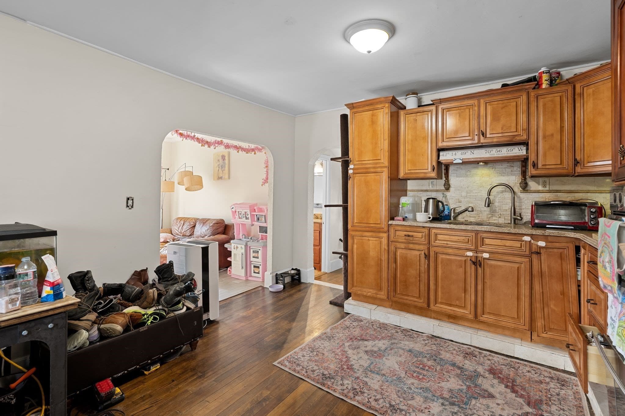 Single Family Residence at 81 Wessagussett Rd, Weymouth MA 02191, photo 4 of 29