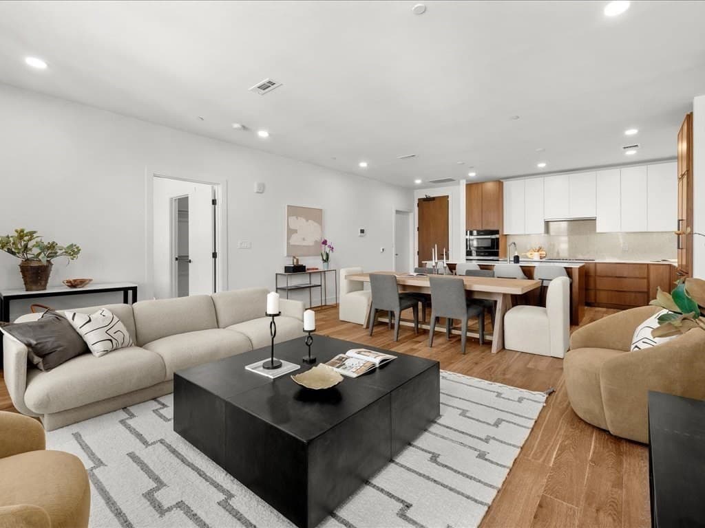 Condominium at 566 Columbus Ave # 506, Boston MA 02118, photo 3 of 37