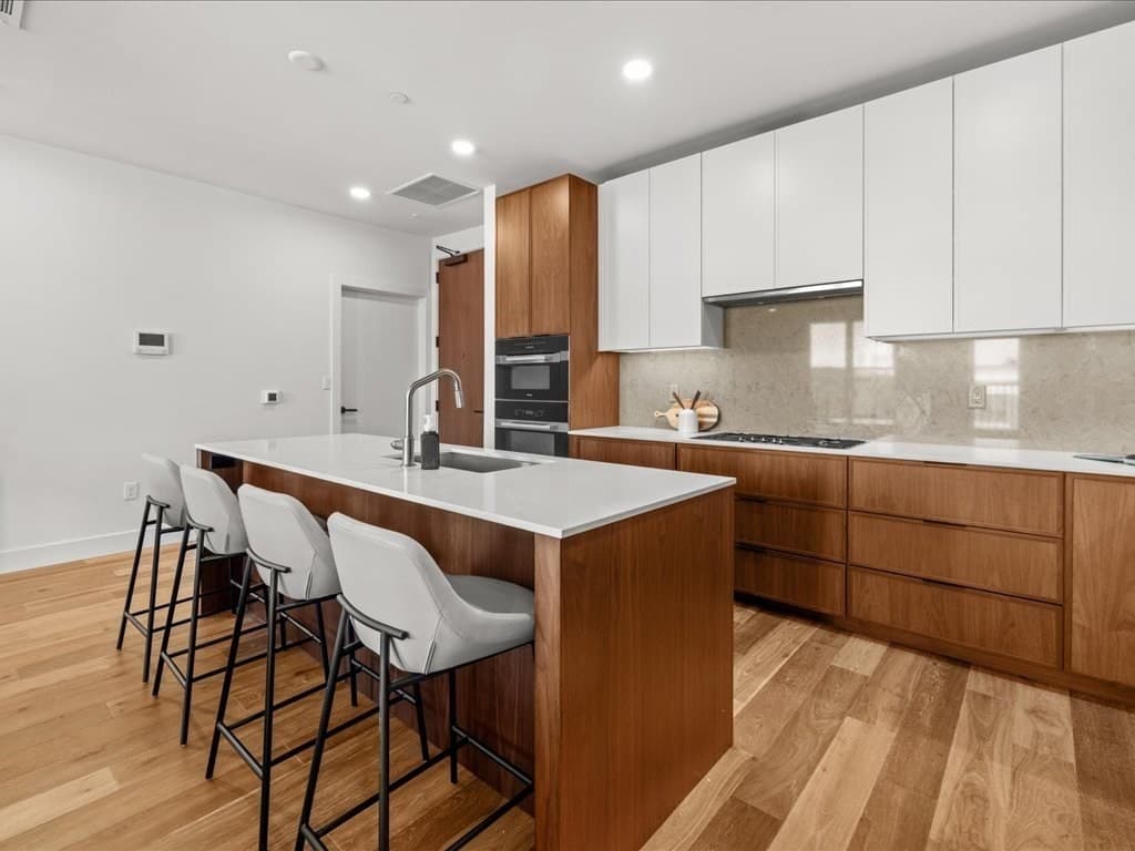 Condominium at 566 Columbus Ave # 506, Boston MA 02118, photo 10 of 37