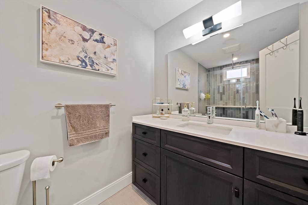 Condominium at 64-66 Armandine Street # 2, Boston MA 02124, Boston, photo 13 of 31