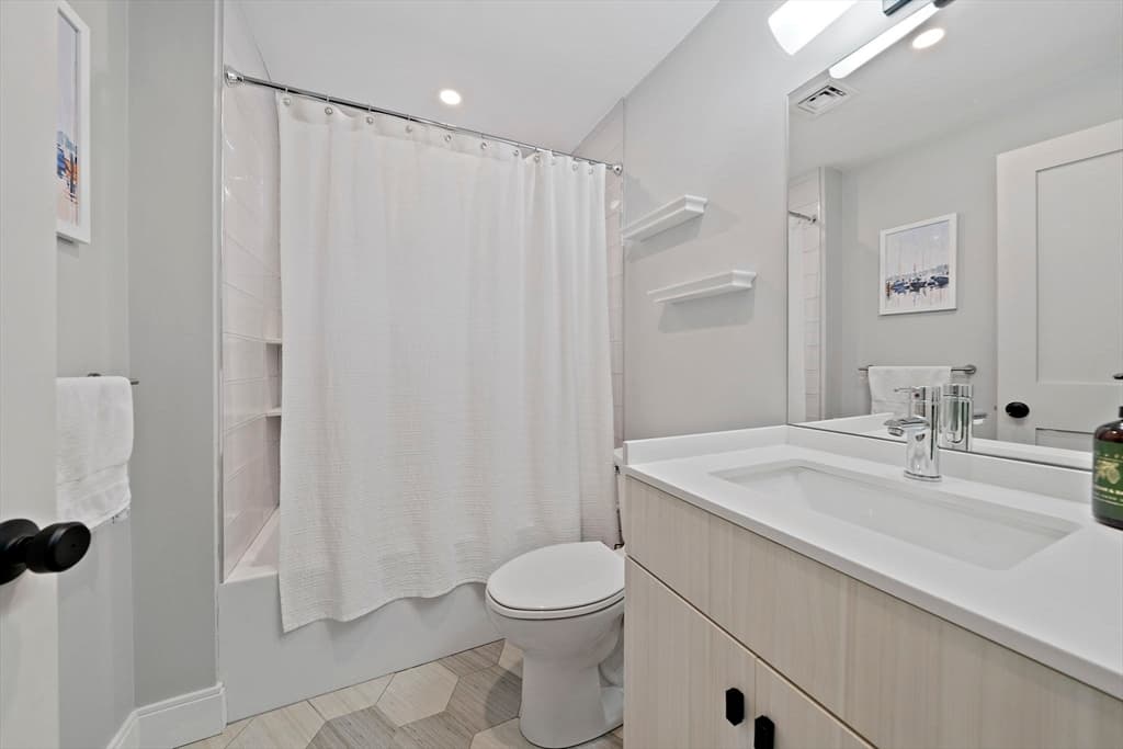 Condominium at 64-66 Armandine Street # 2, Boston MA 02124, Boston, photo 15 of 31