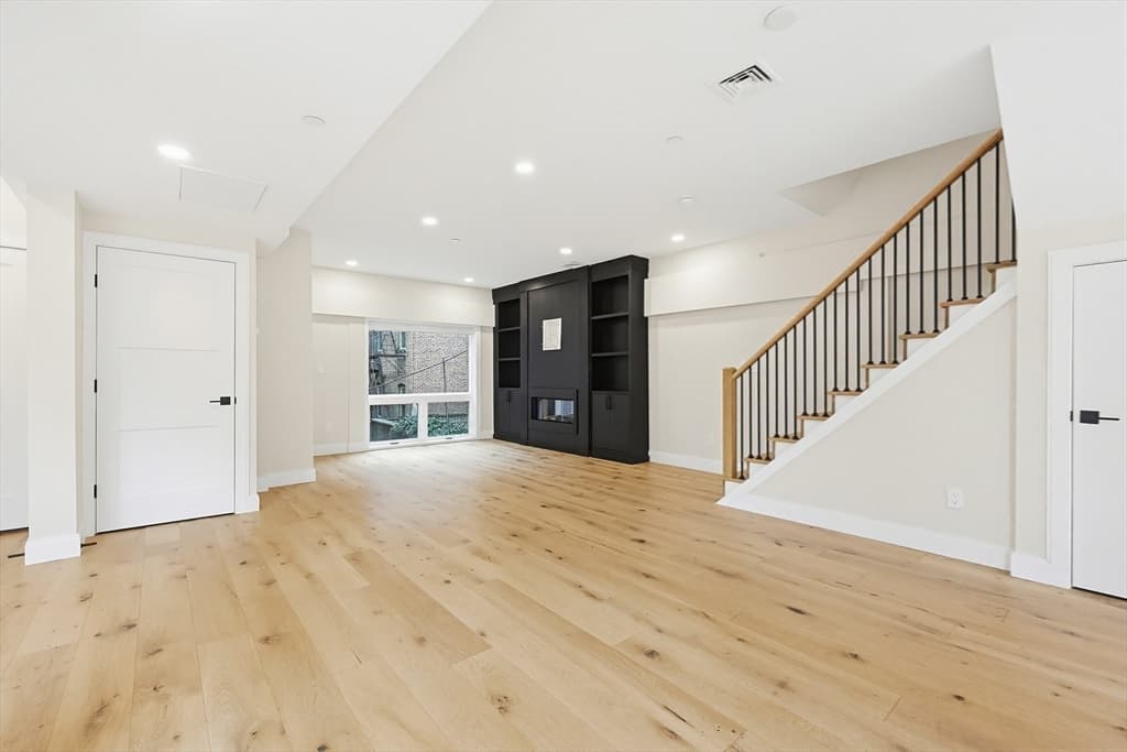 Condominium at 43 Stillman Street # 1, Boston MA 02113, photo 17 of 39