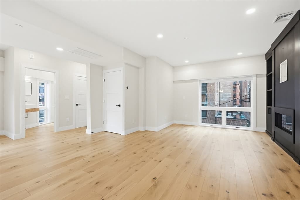 Condominium at 43 Stillman Street # 1, Boston MA 02113, photo 15 of 39
