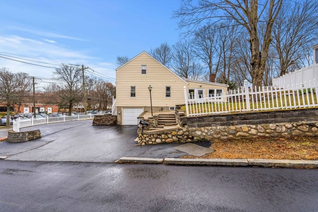 Single Family Residence at 380 Cross Street, Winchester MA 01890, photo 4 of 41