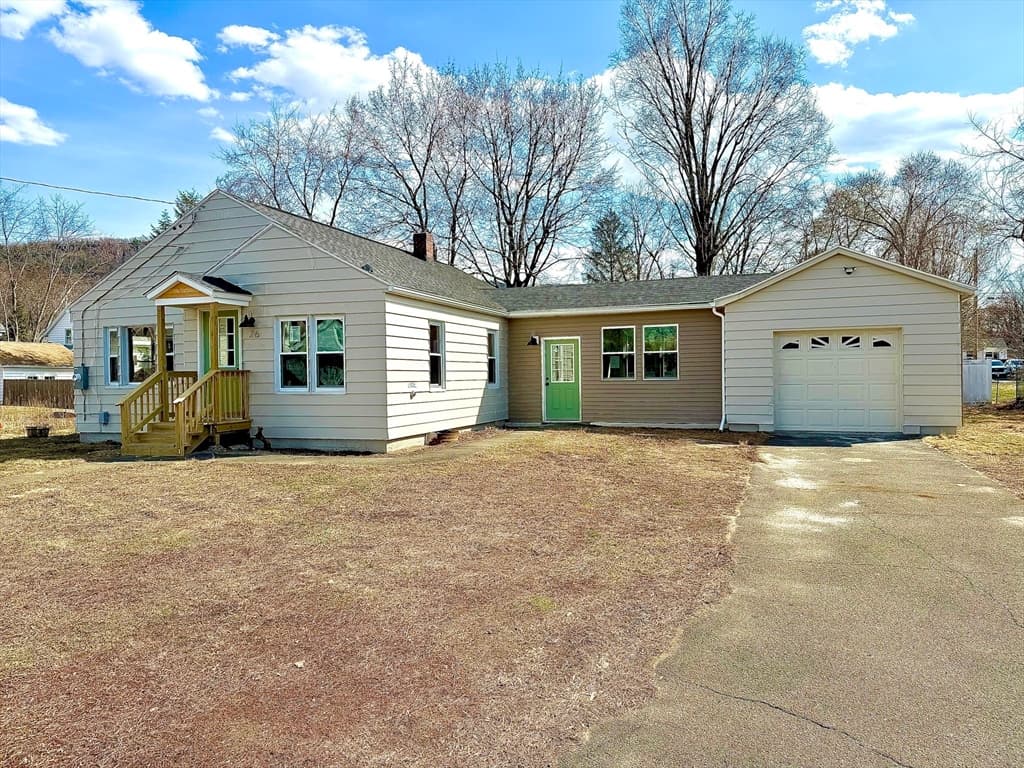 26 Mt. Tom Ave, Easthampton MA 01027