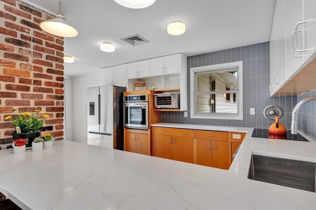 Single Family Residence at 85 The Valley Rd, Concord MA 01742, photo 10 of 42