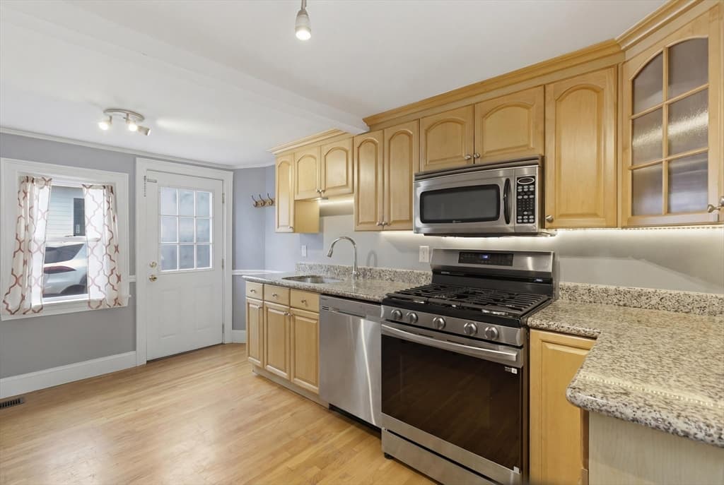Condominium at 9 Clyde # 9, Somerville MA 02145, photo 6 of 21