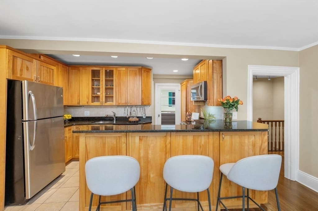 Condominium at 29 Sacramento St # 2, Cambridge MA 02138, Cambridge, photo 9 of 18