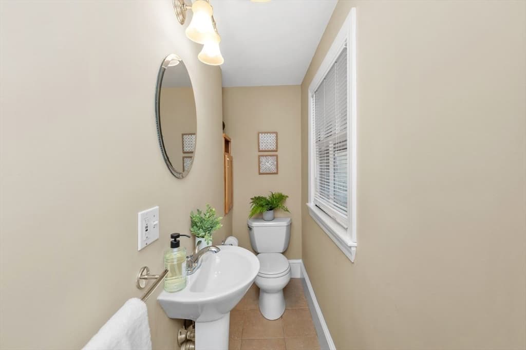 Condominium at 29 Sacramento St # 2, Cambridge MA 02138, Cambridge, photo 10 of 18