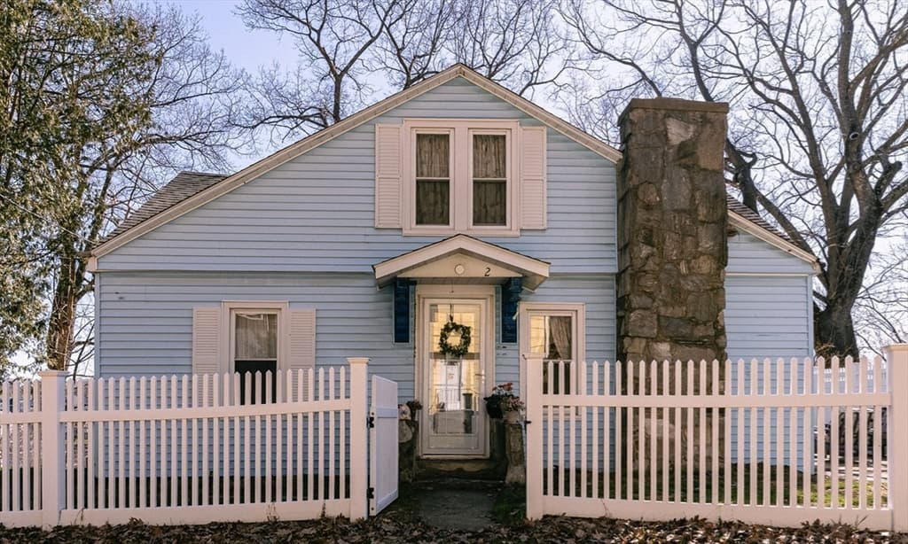 Single Family Residence at 2 Natural History Dr., Worcester MA 01605, photo 7 of 25