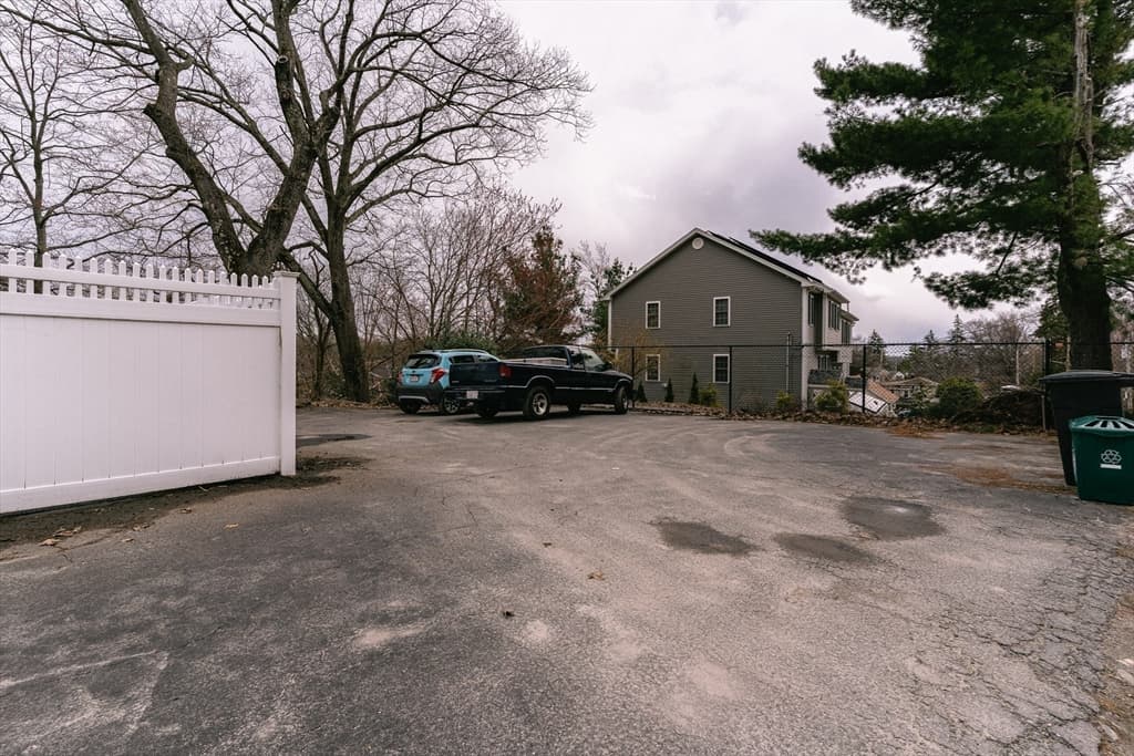 Single Family Residence at 2 Natural History Dr., Worcester MA 01605, photo 19 of 25
