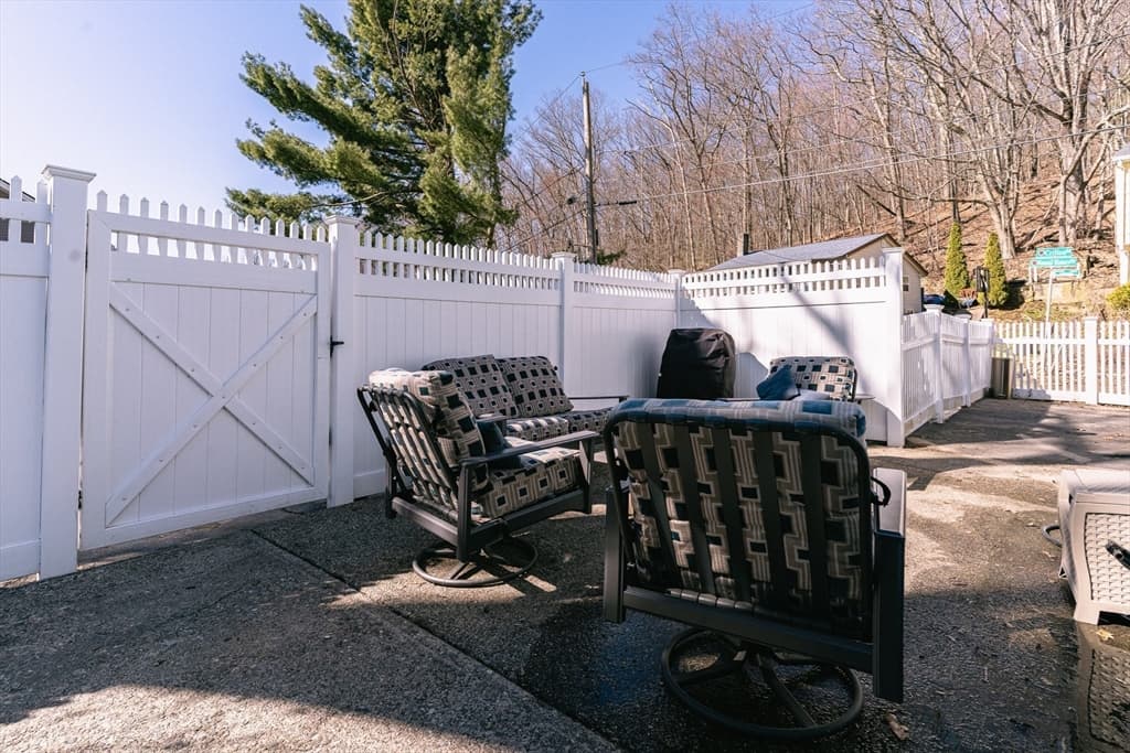 Single Family Residence at 2 Natural History Dr., Worcester MA 01605, photo 21 of 25