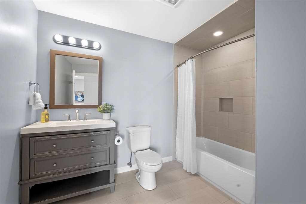 Condominium at 172 Kimball Ave # 3B, Revere MA 02151, photo 17 of 29