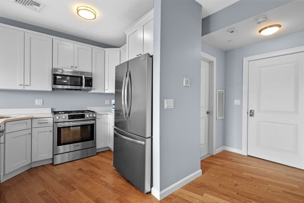Condominium at 172 Kimball Ave # 3B, Revere MA 02151, photo 9 of 29