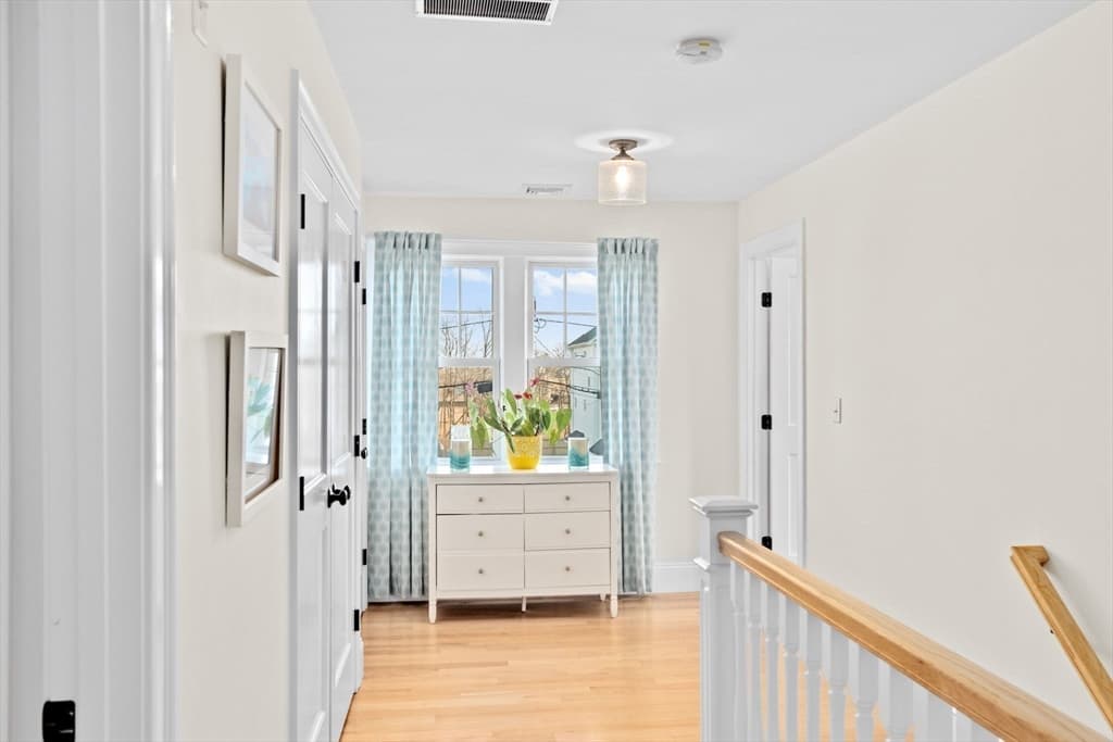 Single Family Residence at 5 Vernon Avenue, Hull MA 02045, Hull, photo 16 of 33