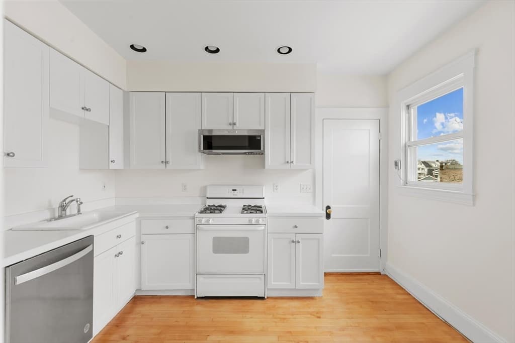 Condominium at 3 Clayton St # 3, Watertown MA 02472, photo 8 of 29