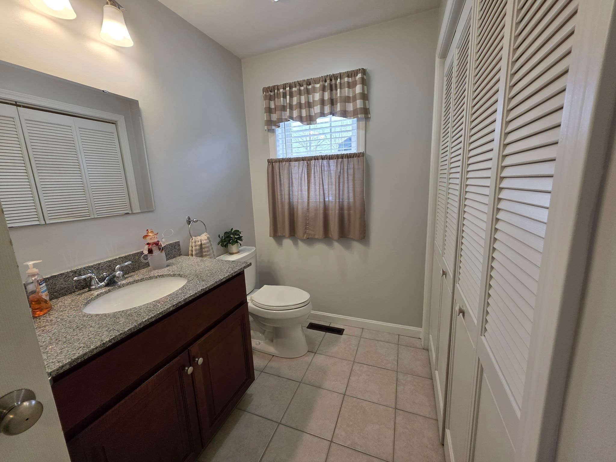 Single Family Residence at 229 Concord Street, Fall River MA 02723, photo 12 of 40